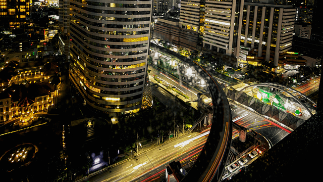 Moments above the City from Thaiware Office (1)