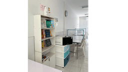 สิ่งอำนวยความสะดวก — มีมุมหนังสือ ส่งเสริมการรักการอ่านในห้องรับประทานอาหาร