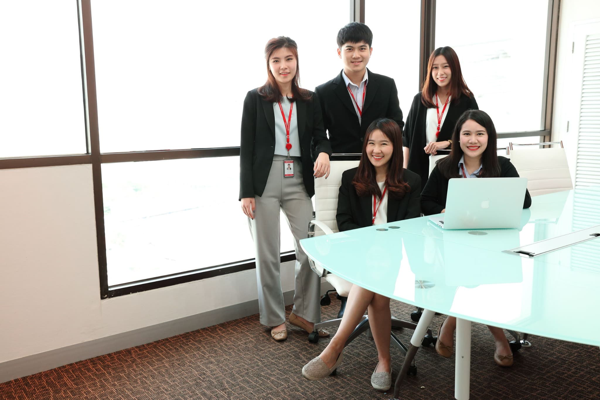 Good Pay — เรามีเงินเดือนขึ้นและโบนัสให้พนักงานทุกปี
