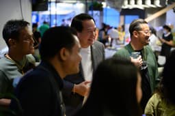 งานดี — “Connect” เราใช้พื้นที่ใน Zilla Space เพื่อพูดคุยและ แชร์มุมมองการทำงานไม่ว่าจะเป็นในและนอกเวลาทำงาน เราสามารถ connect หากันได้ตลอดเวลา