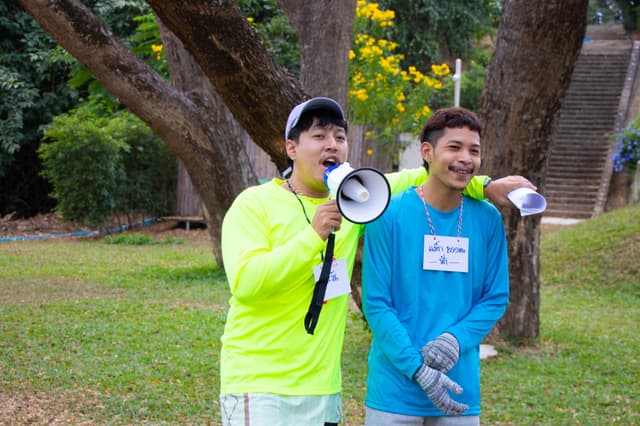 Why Join Us — " พนักงานเป็นมิตร เข้าถึงง่าย แถมคุยได้ทุกเรื่อง "