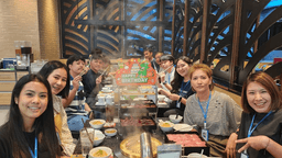 Good Community — "..หลังจากที่เหนื่อยจากการทำงาน ผู้บริหารก็พามารับประทานอะไรอร่อย ๆ เพื่อเติมพลังสู้กันต่อไป.."