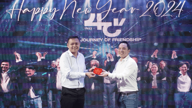 เงินดี — ภาพบรรยากาศการมอบรางวัลพนักงานทำงานครบรอบ 20 ปี