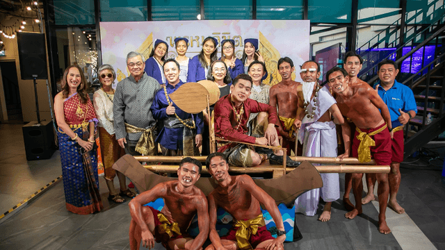 สังคมดี — ภาพบรรยากาศการกิจกรรมสังสรรค์ปีใหม่ ธีม พรหมลิขิต