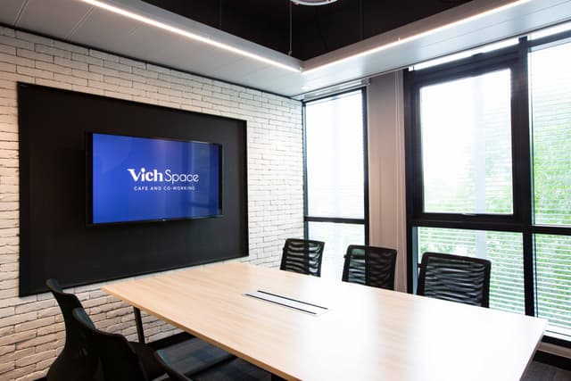 Co-Working Space & Meeting Room (2)