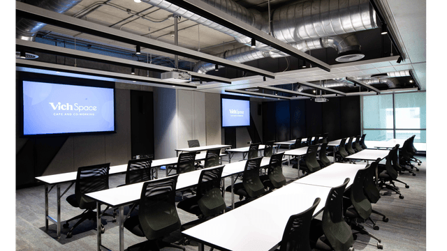 Co-Working Space & Meeting Room (15)